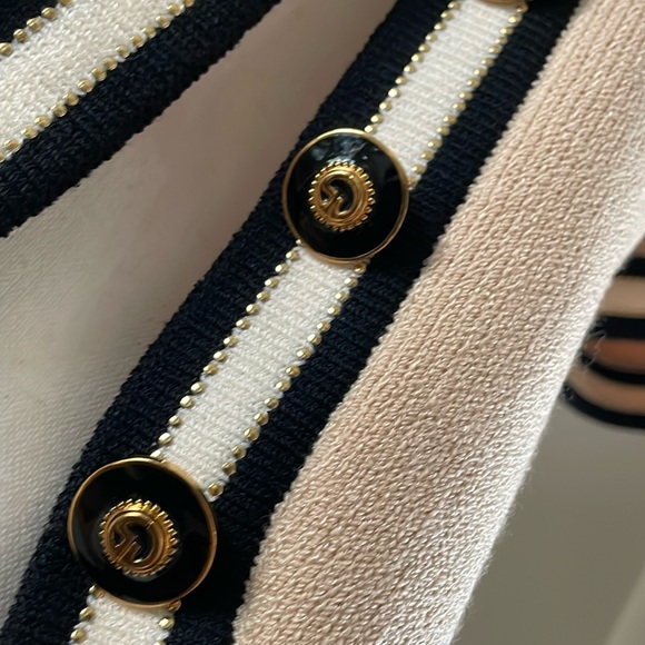 St. John 2 pc set Beige Short Sleeve Sweater luxury high waist shorts - Picture 12 of 17